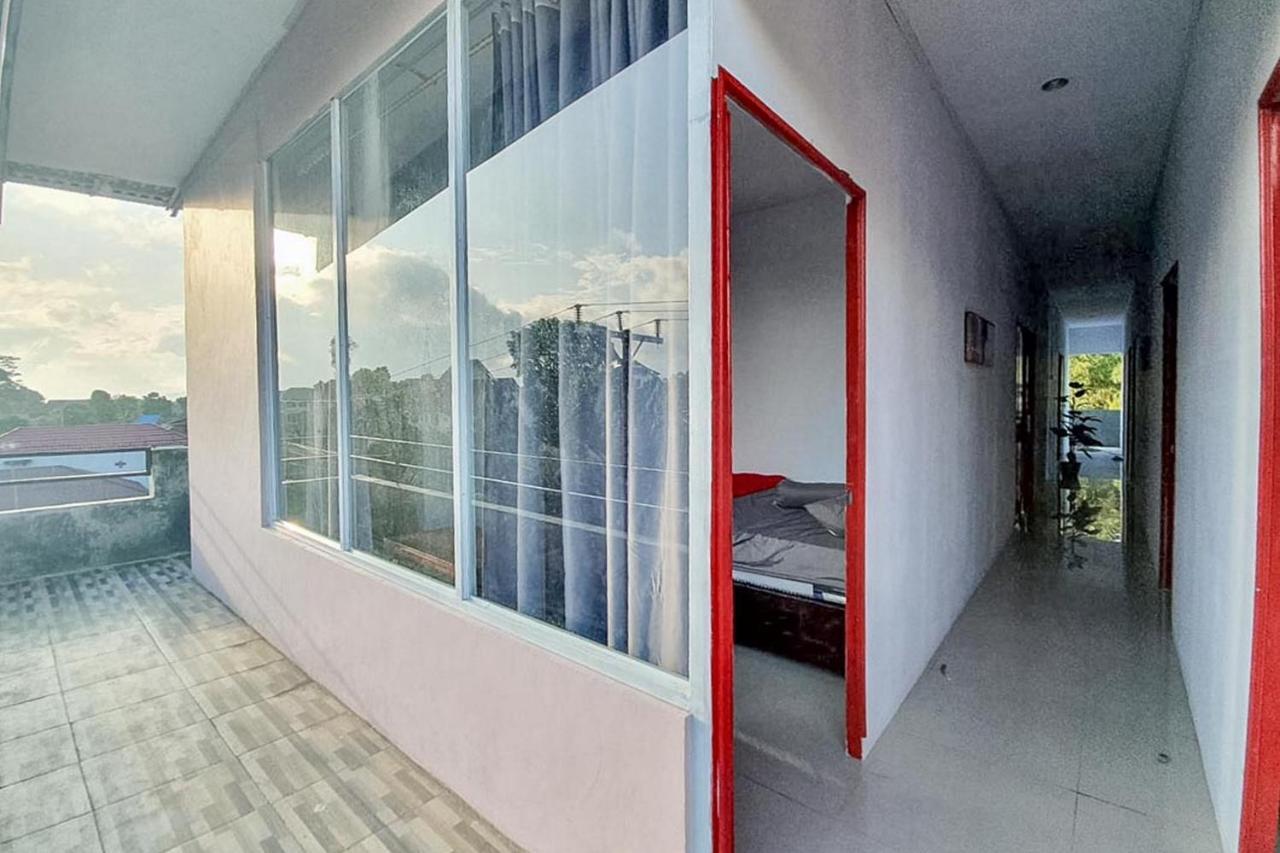 Sky Residence Tomohon Mitra Reddoorz Kültér fotó
